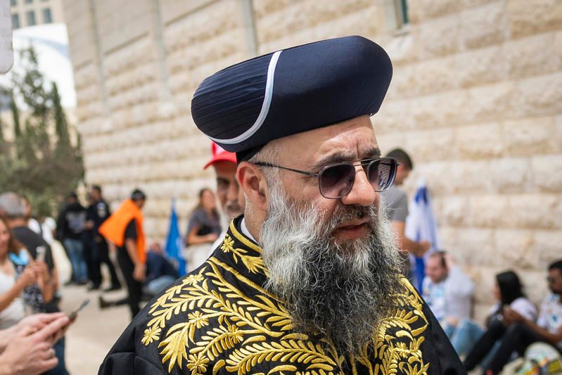 Cérémonie des flambeaux : un influenceur TikTok pris pour le grand rabbin d'Israël sème la confusion