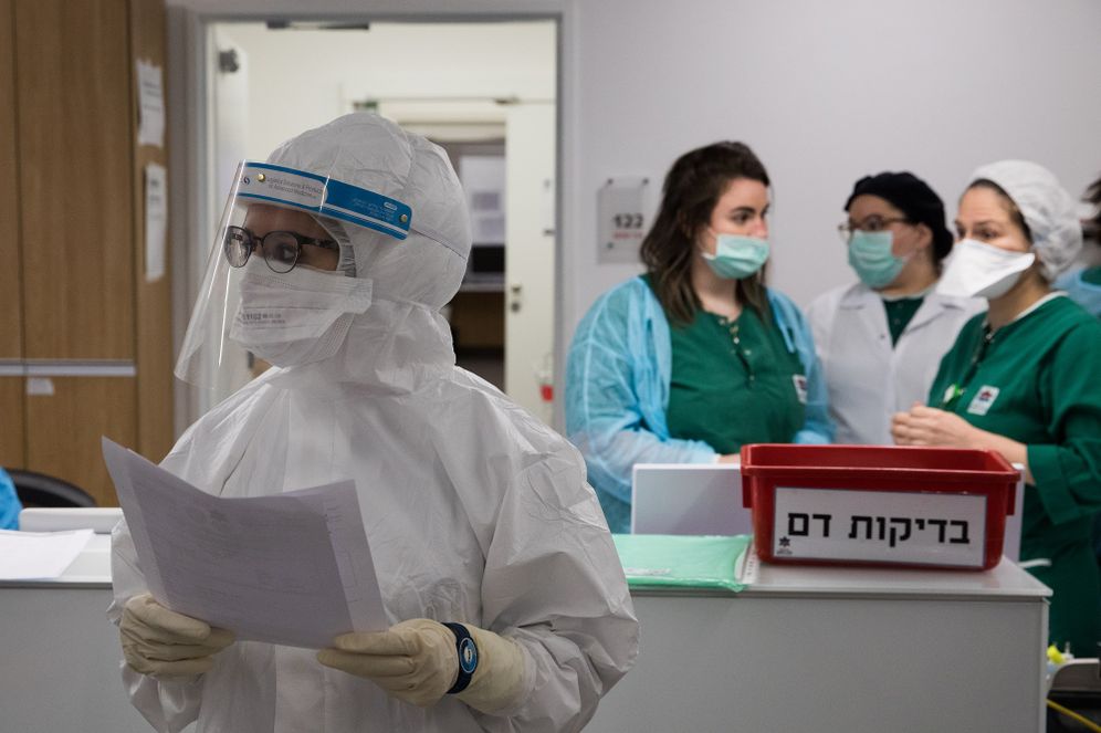 A medical team at the coronavirus unit, in Mayanei Hayeshua Medical Center, Bnei Brak, Israel, April 27, 2020