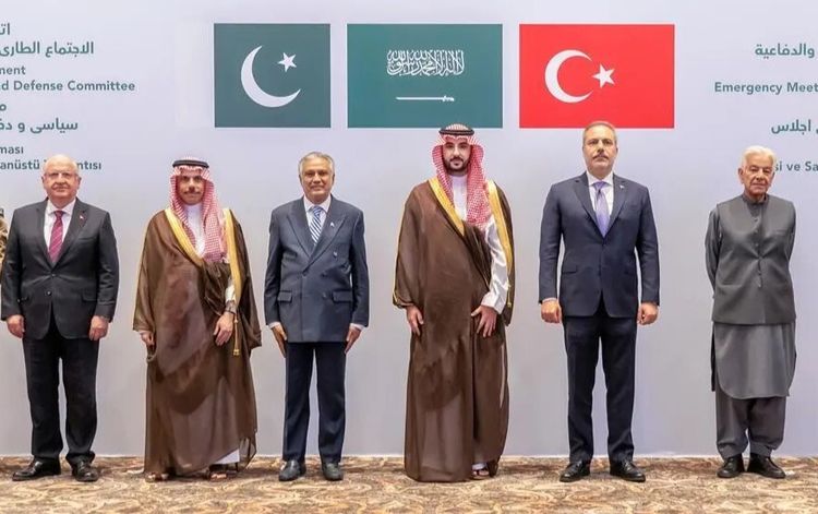 Mecca Pact officials meeting in Riyadh to appoint the first secretary-general, from left to right, Yaşar Güler, Turkish Defense Minister; Prince Faisal bin Farhan Al Saud, Saudi Foreign Minister; Mohammad Ishaq Dar, Pakistani Foreign Minister; Prince Khalid bin Salman Al Saud, Saudi Defense Minister; Hakan Fidan, Turkish Foreign Minister; and Khawaja Muhammad Asif, Pakistani Defense Minister, October 5, 2026.