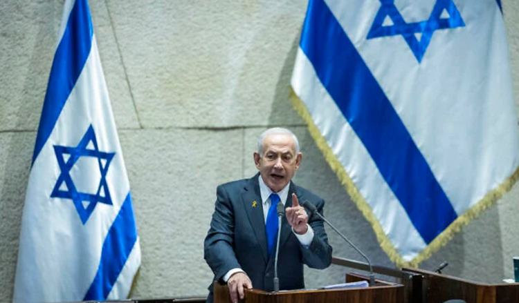 Le Premier ministre israélien Benjamin Netanyahou lors d'un débat sur les 40 signatures, dans la salle plénière de la Knesset, le 8 décembre 2025