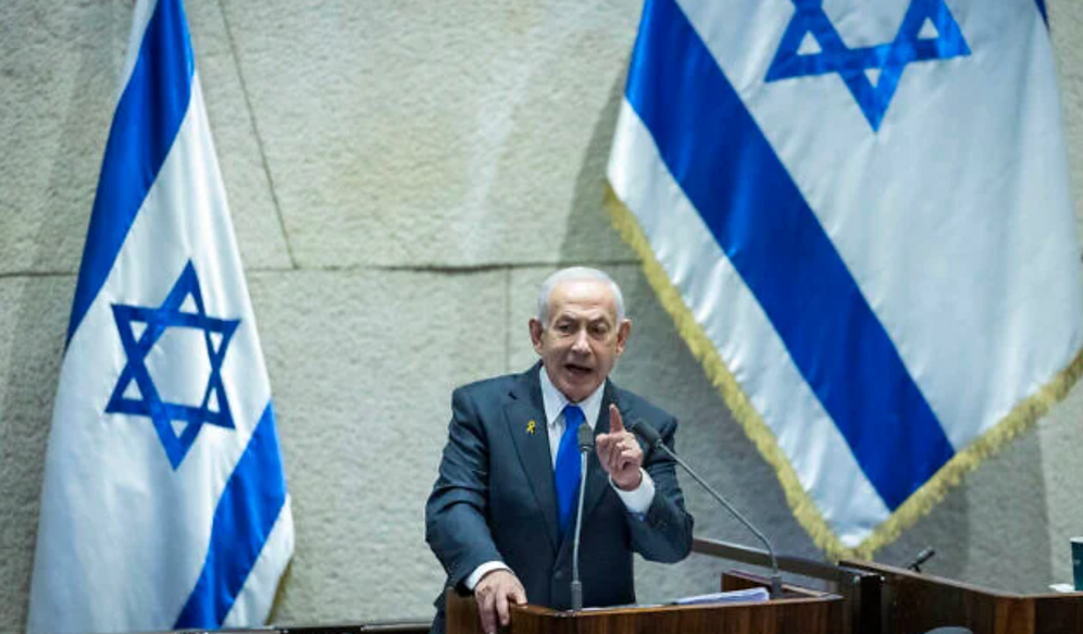 Le Premier ministre israélien Benjamin Netanyahou lors d'un débat sur les 40 signatures, dans la salle plénière de la Knesset, le 8 décembre 2025