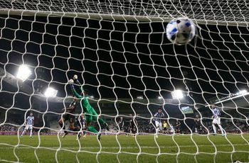 مونتيري يسجل الهدف الثالث خلال مباراة كأس العالم للأندية لكرة القدم بين مونتيري والسد على ملعب جاسم بن حمد في الدوحة، قطر، السبت 14 ديسمبر 2019.