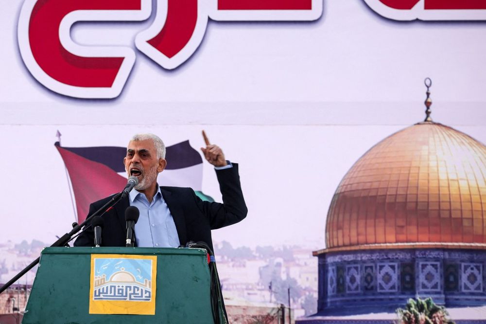 Yahia al-Sinwar (C), le chef du mouvement islamiste palestinien Hamas dans la bande de Gaza, le 14 avril 2023