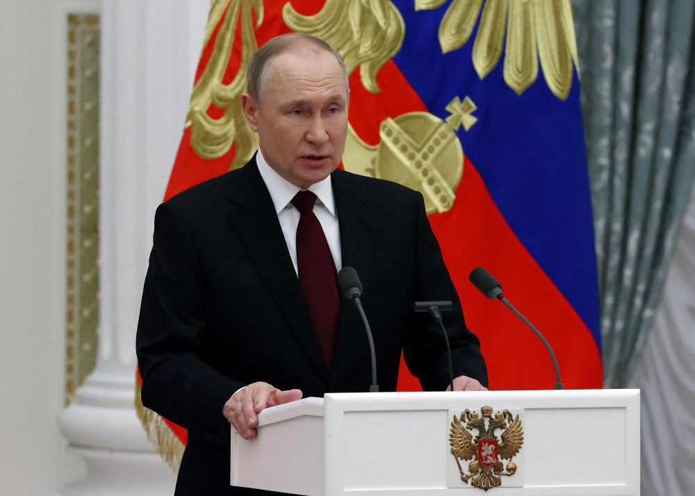 Le président russe Vladimir Poutine s'exprime lors d'une cérémonie de remise des plus hautes décorations d'État au Kremlin, à Moscou, le 2 février 2022.