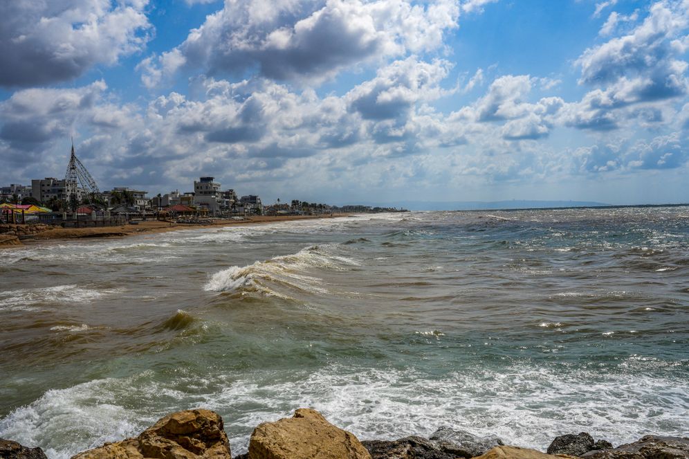 מעונן חלקית בחוף נהריה, חורף, ארכיון