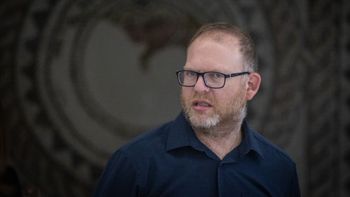 העיתונאי אביעד גליקמן