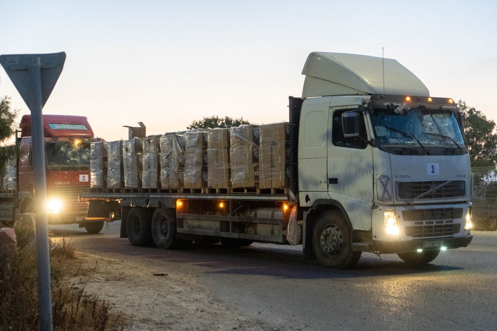 402 humanitarian aid trucks entered Gaza this Monday (COGAT)|  LIVE