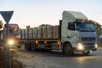 Aid trucks entering northern Gaza via Kerem Shalom crossing on April 11.