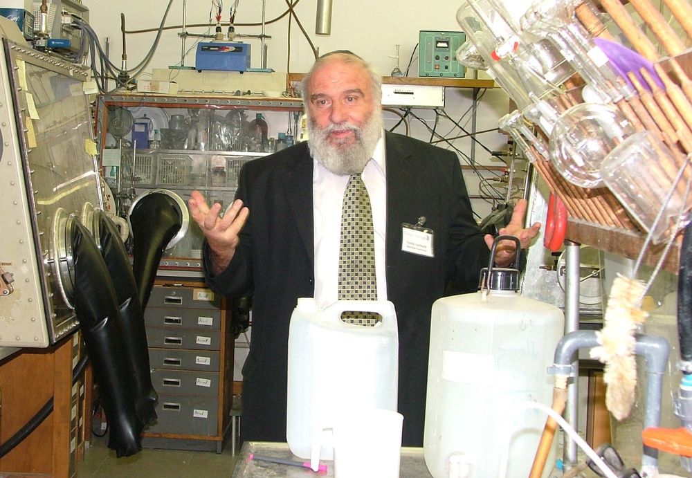 Prof. Doron Aurbach, Scientific Director of Bar-Ilan University's Energy and Sustainability Center, in his lab.