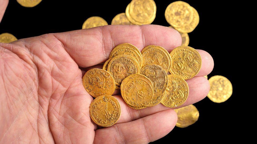 Israel: Cache of 44 cold coins discovered hidden in wall – I24NEWS