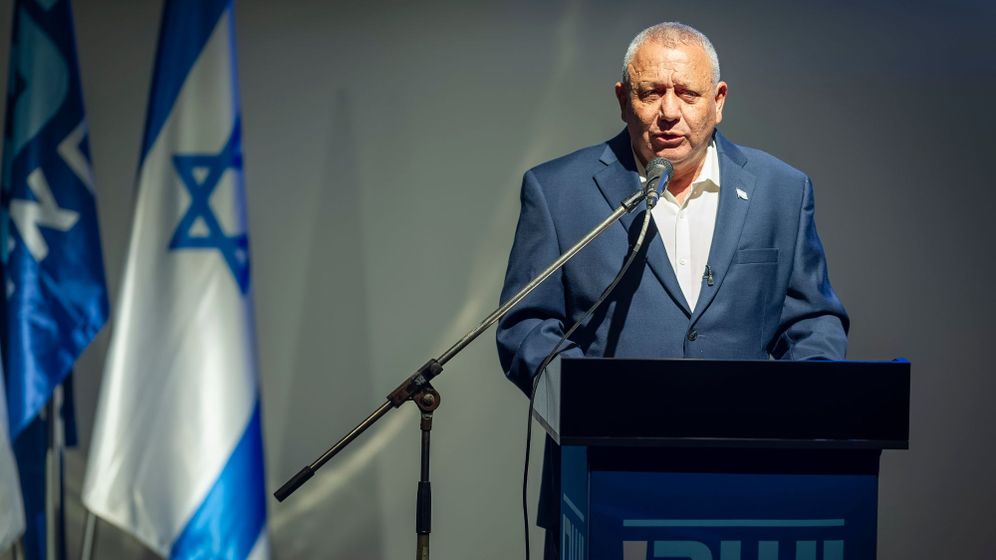 Photo by Sharon Leibel/Flash90 Gadi Eisenkot, leader of the Yashar party speaks during an election campaign rally in Haifa, September 23, 2026.