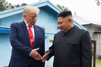 AP / Susan Walsh 2019 © FILE - In this June 30, 2019, file photo, North Korean leader Kim Jong Un, right, and US President Donald Trump prepare to shake hands at the border village of Panmunjom in the Demilitarized Zone, South Korea