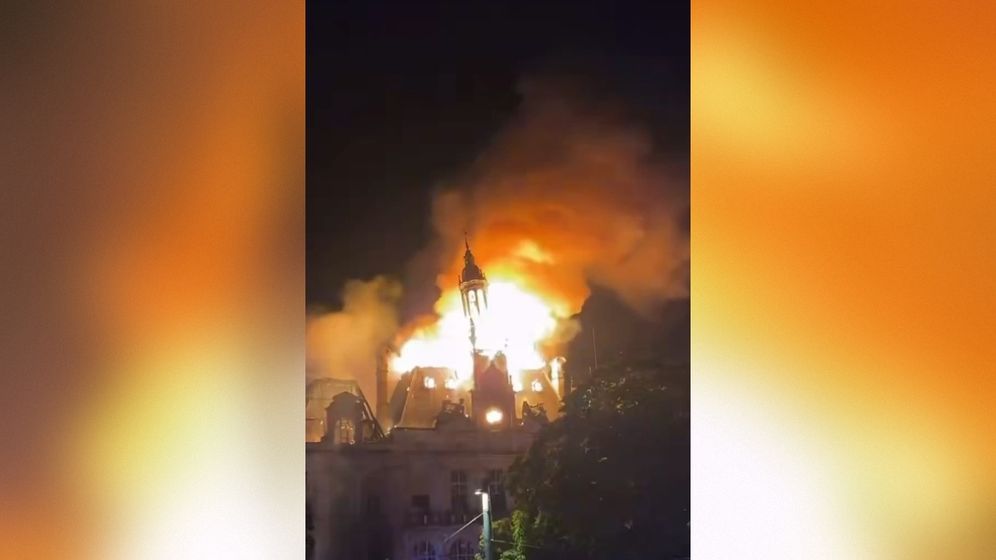 רשתות חברתיות בניין העירייה בלימוז’ עלה באש והתמוטט