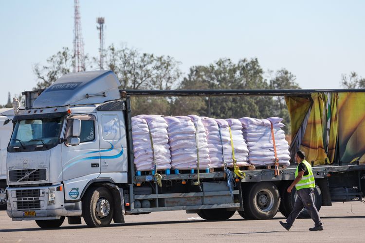 משאית עם סיוע הומניטרי סמוך למעבר כרם שלום לרצועת עזה, 29/05/2025
