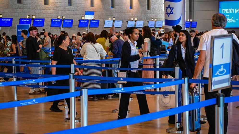 אבשלום ששוני / פלאש 90 אנשים בנתב"ג בתחילת המבצע באיראן, 08.06.2026