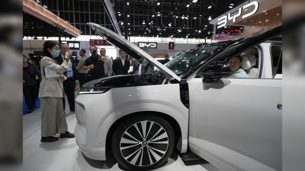 AP דוכן של BYD במהלך תערוכת Auto China 2026. הוכנסה לרשימה השחורה