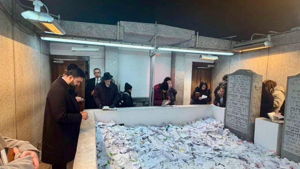 Zohran Mamdani se recueille sur la tombe du rabbi de Loubavitch à New York après l'attentat de Sydney