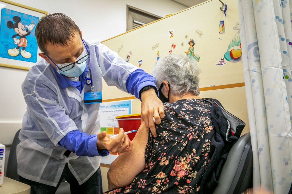 Centre de vaccination Maccabi à Modi'in, le 6 janvier 2022