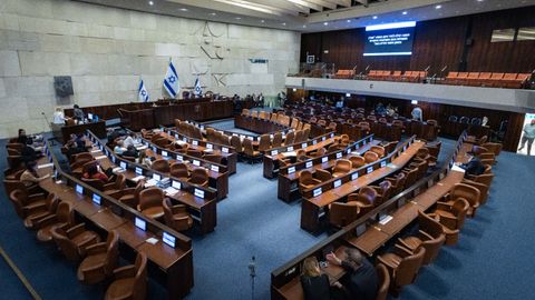 Gadi Eisenkot Leads Polls, Outpacing Netanyahu’s Likud.