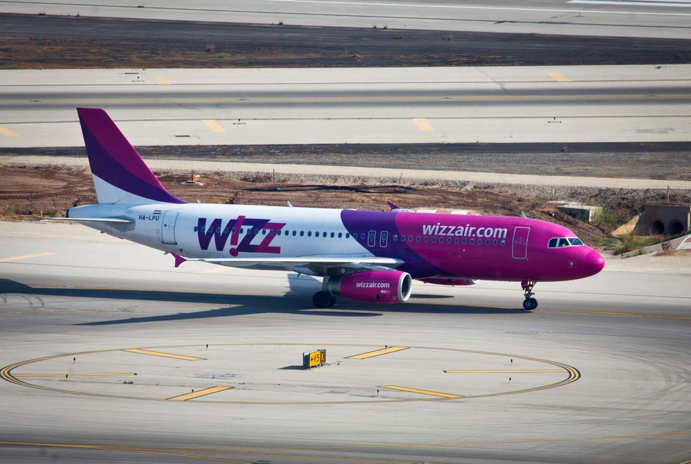 Illustration - A Wizzair plane from the Hungarian airline, at Ben Gurion International Airport, September 3, 2014