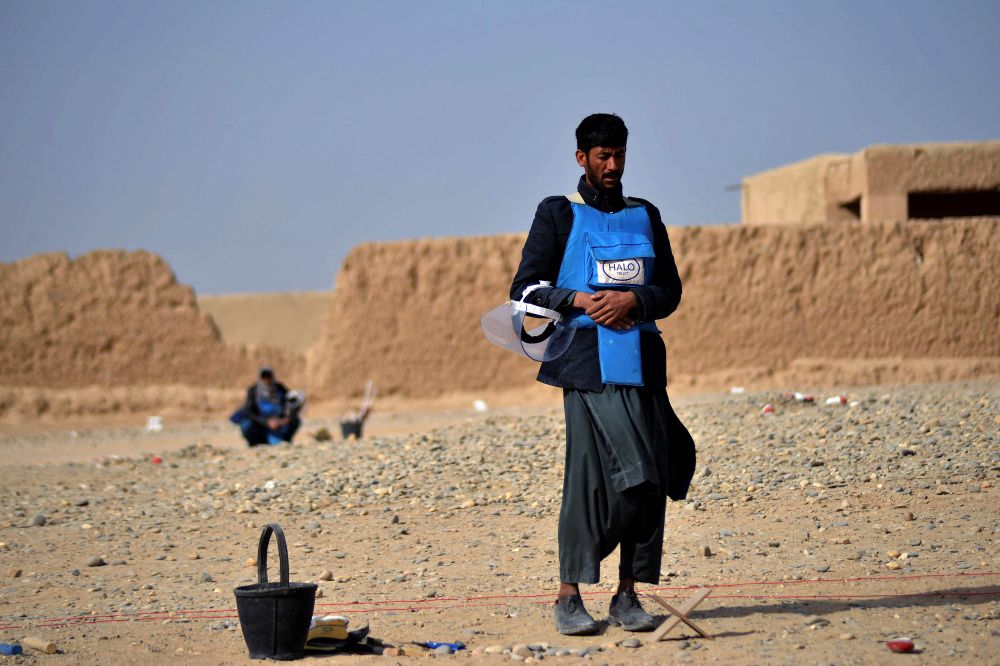 Economic Crisis Could Fuel Extremism In Afghanistan UN i24NEWS
