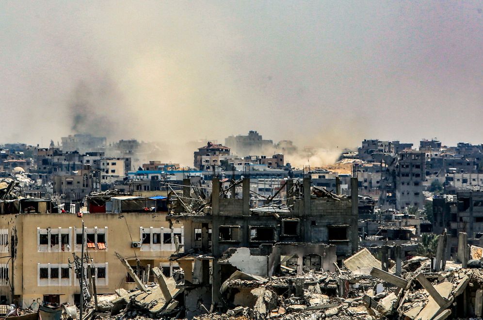 Smoke rises from an Israeli military operation, in Khan Yunis, in the southern Gaza Strip, on July 25, 2024