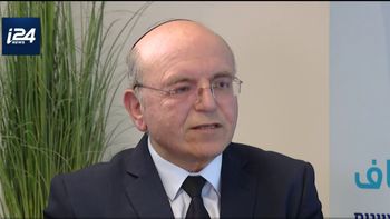 مائير بن شابات خلال مقابلة خاصة