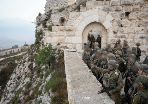 Israel Threatens Rapid Offensive, Kills Hezbollah Fighter.