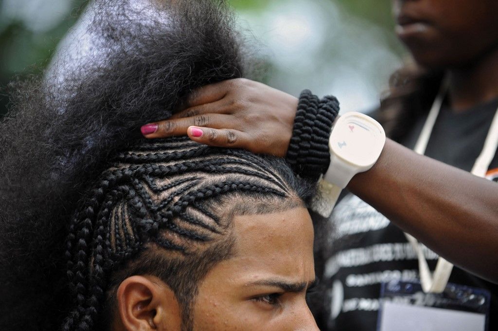 Невероятные волосы. Афро прическа. Прически негров. Афропрически мужские. Нигерские косички.