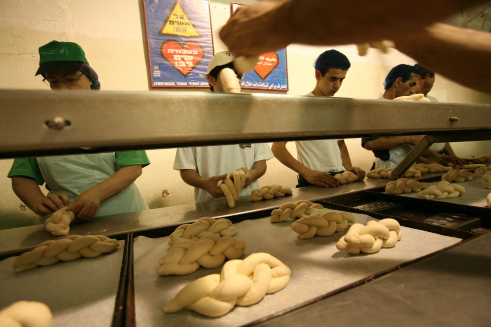 מאפיית אנג'ל, ארכיון