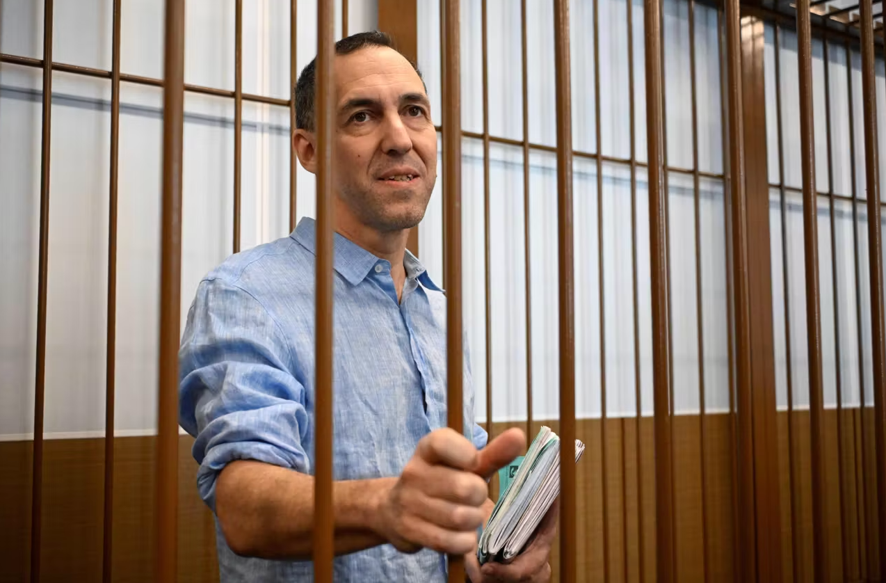 Laurent Vinatier, détenu en Russie : Moscou évoque une "proposition" à Paris