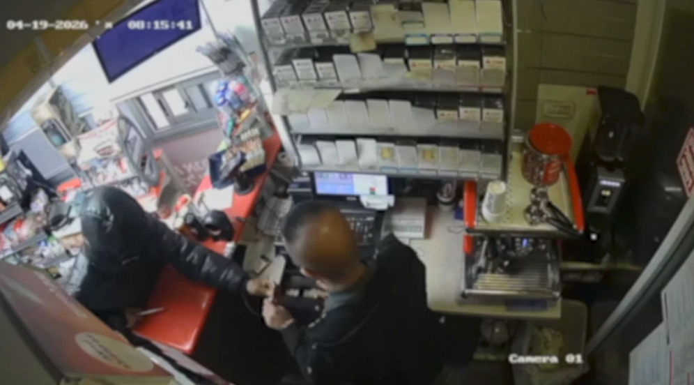 police israélienne / caméras de surveillance Braquage au couteau dans une station-service