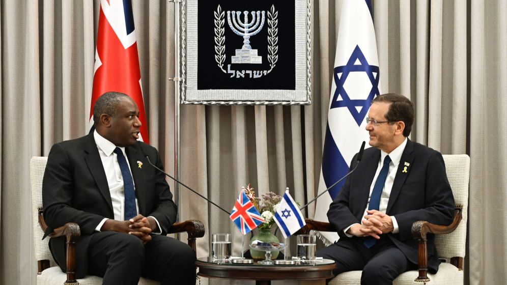 Le président israélien Isaac Herzog rencontre le nouveau ministre anglais des Affaires étrangères David Lammy