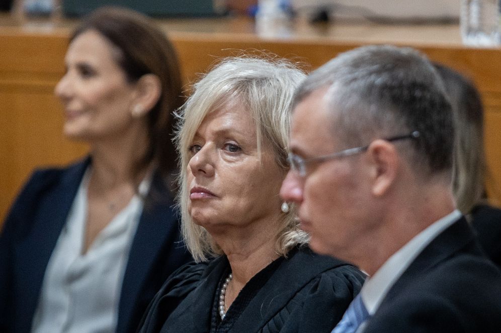 Attorney General Gali Baharav-Miara (left) with Justice Minister Yariv Levin (right)