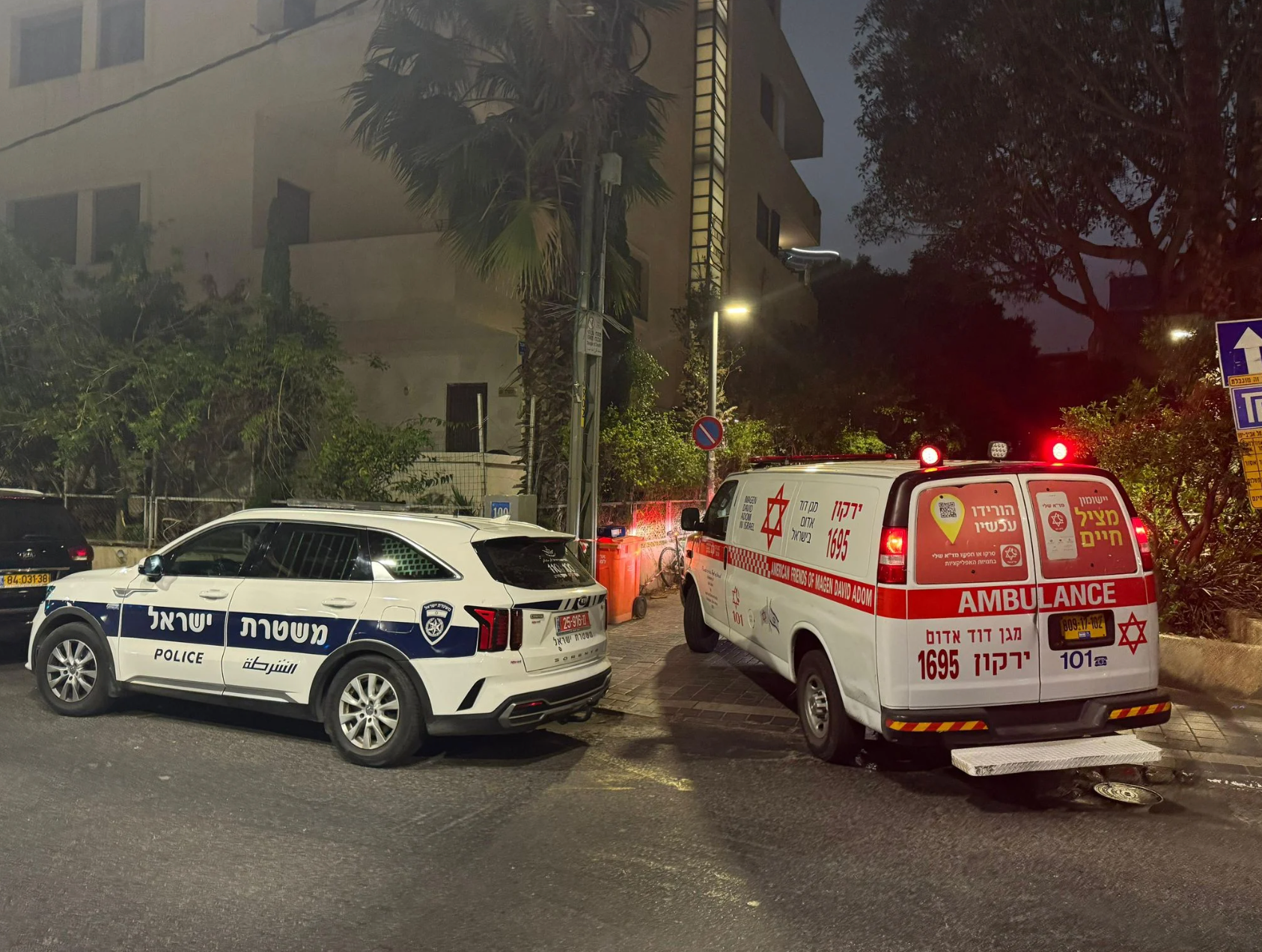 Un médecin influenceur grièvement poignardé à son domicile à Tel Aviv