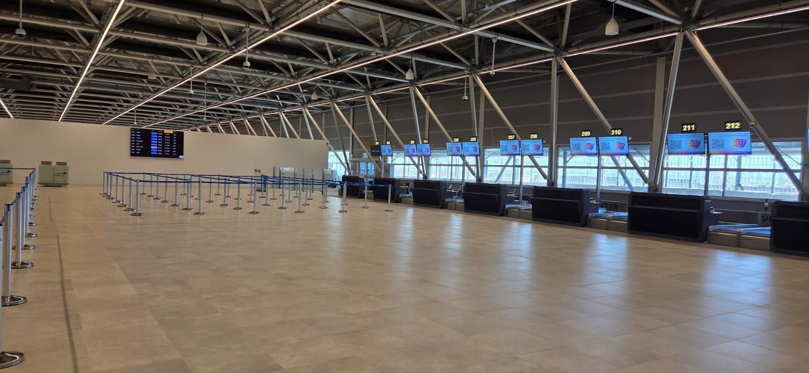 تشديد حالة الطوارئ في إسرائيل: تعليق عمل جهاز التعليم، وإغلاق المجال الجوي