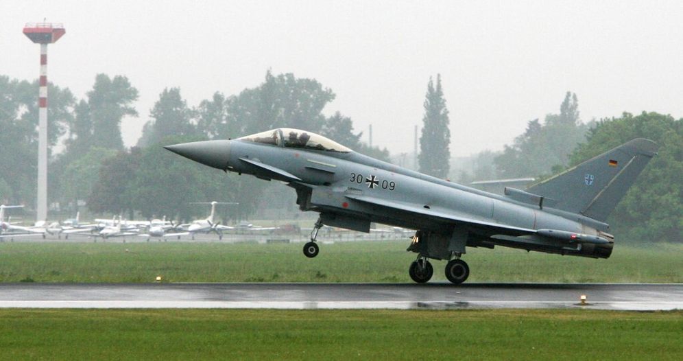 Un avion Typhoon Eurofighter de l'armée de l'air allemande