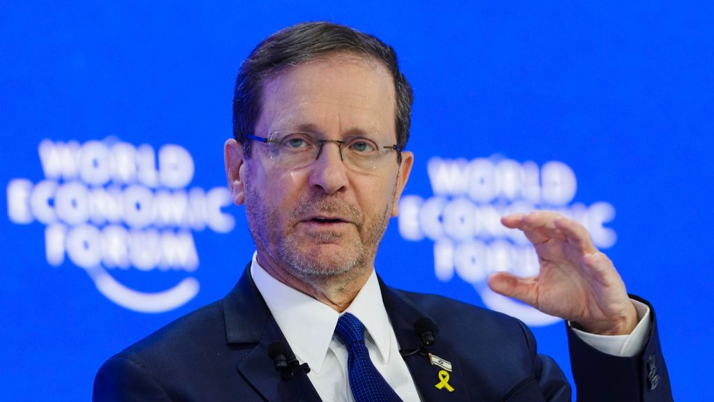 Herzog in Davos: “I have great respect for Trump, but I will act according to the law”