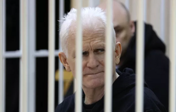 Ales Bialiatski a son procès.
