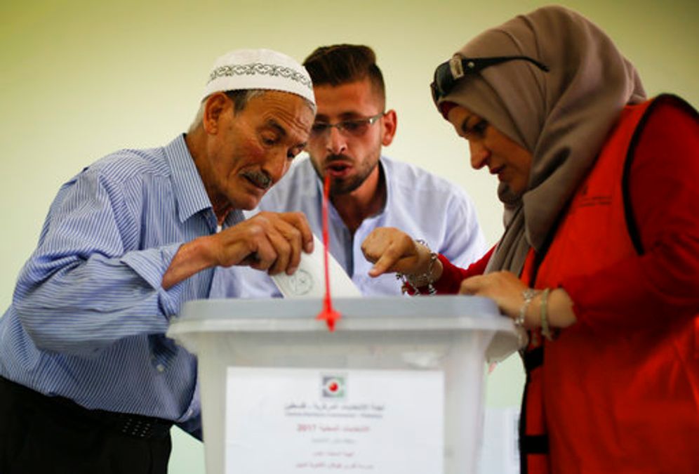 AP Photo/Majdi Mohammed الانتخابات الفلسطينية