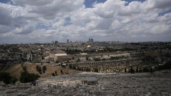 Associated Press תצפית על הר הבית והעיר העתיקה של ירושלים מהר הזיתים