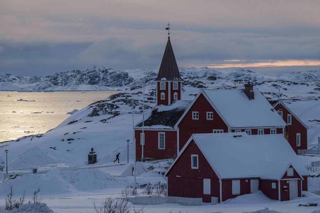 ترامب يسعى لشراء غرينلاند… لماذا تهتم بها واشنطن؟