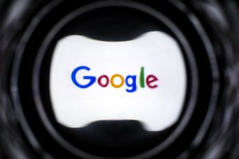 Le logo de la multinationale américaine Google affiché sur une tablette à Paris, le 18 février 2019.