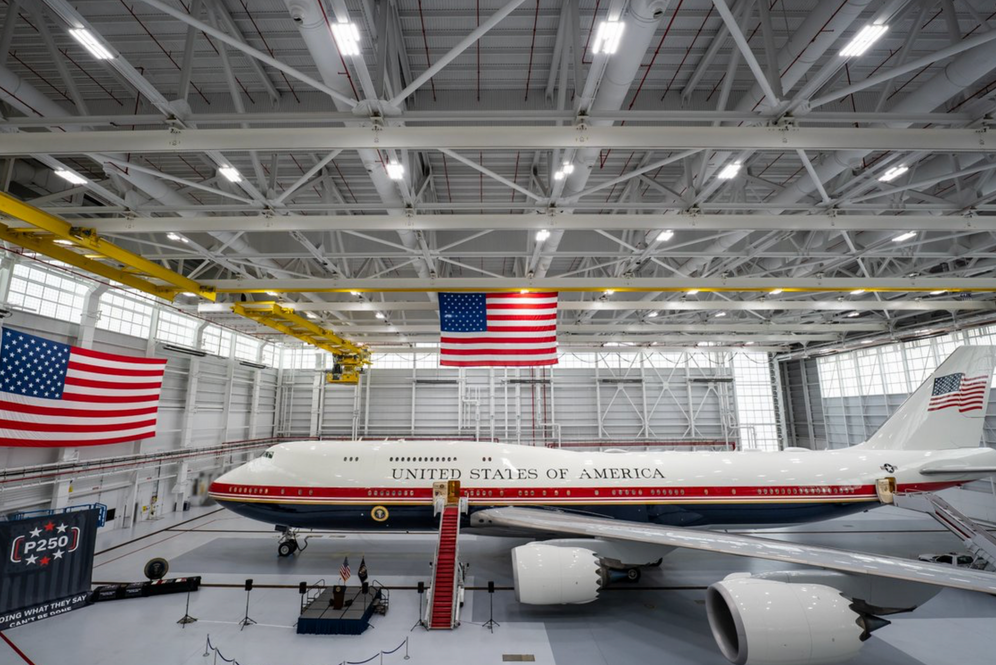 @RapidResponse47/X US Air Force unveiled a newly modified Boeing 747-8, serve as an interim Air Force One