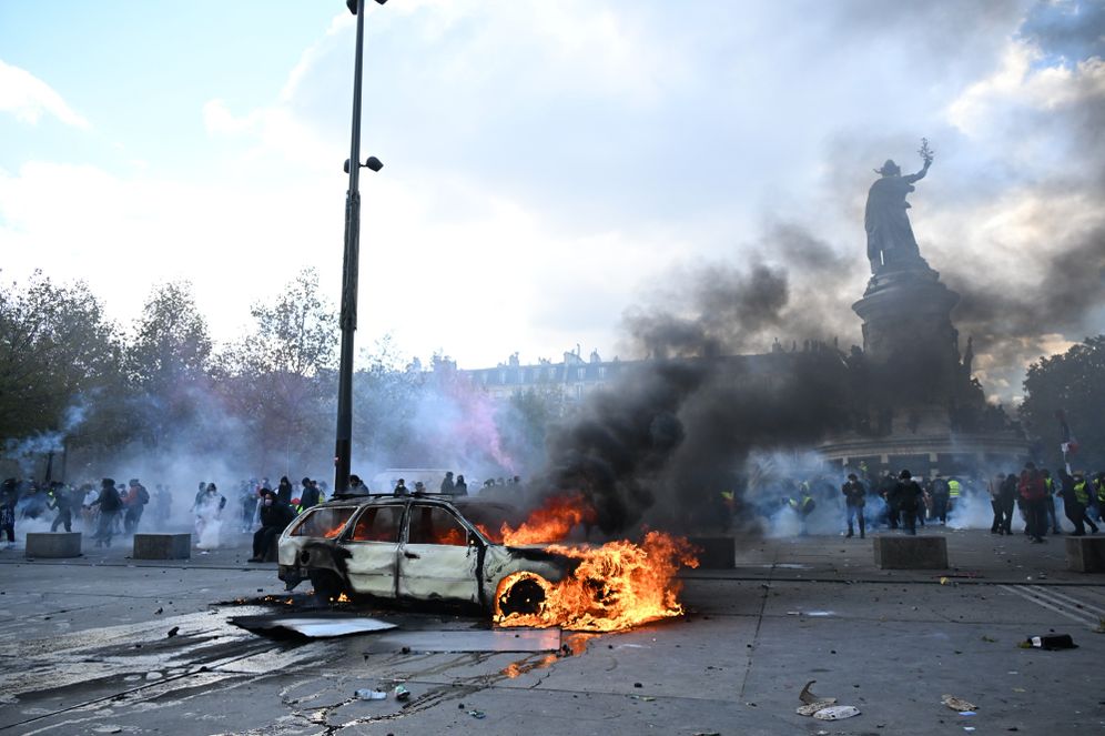 Emeutes en marge de manifestations à paris le 17 octobre 