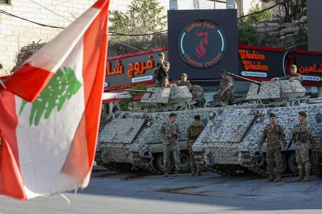 الجيش اللبناني يؤكد استكمال عملية تسلُّم السلاح من المخيمات الفلسطينية بالمرحلة الثانية ضمن مخيم برج البراجنة