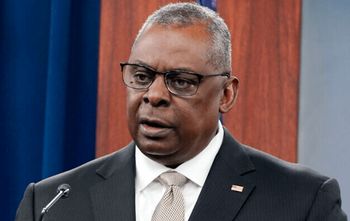 Le secrétaire américain à la Défense, Lloyd Austin, s'exprime lors d'un briefing au Pentagone à Washington, le 16 novembre 2022.