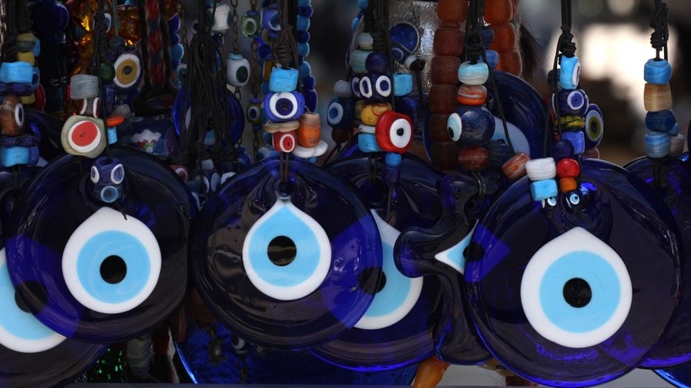 נתי שוחט/פלאש 90 קמעות נגד עין הרע בטורקיה