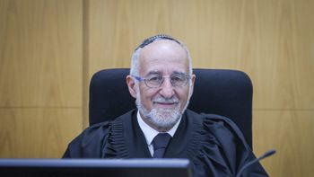 נציב תלונות הציבור על השופטים, שופט המחוזי בדימוס אשר קולה