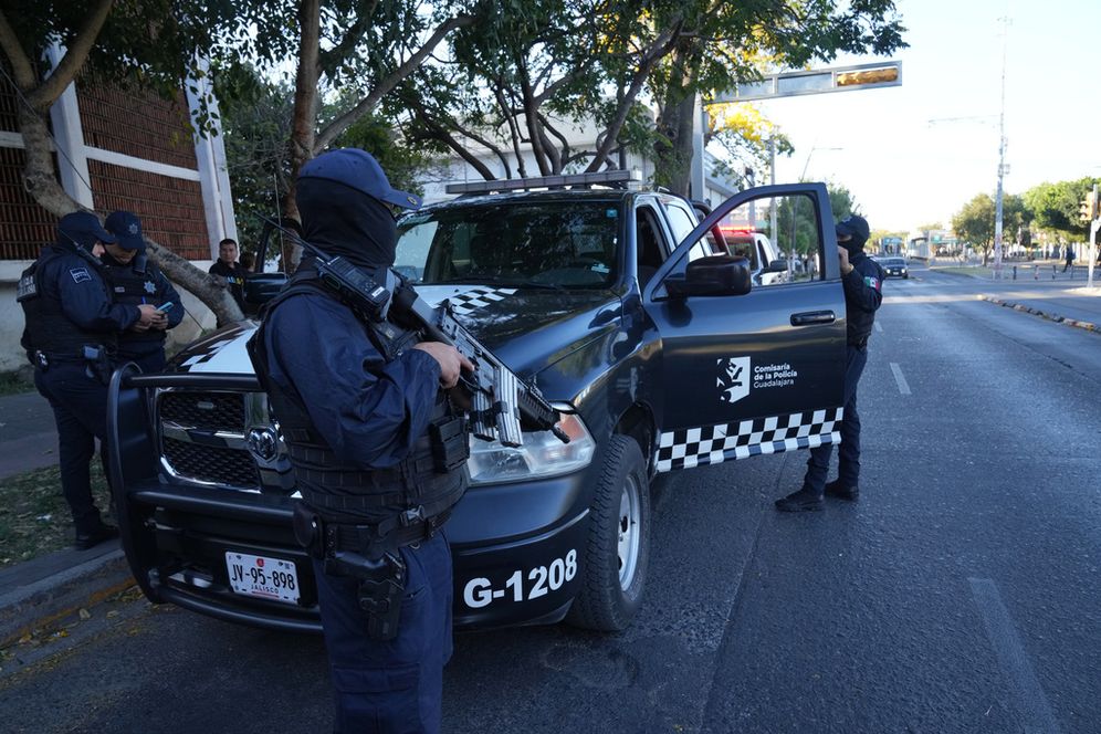 המשטרה במקסיקו לאחר שהצבא במדינה חיסל את מנהיג קרטל הדור החדש של חליסקו "אל מנצ'ו"